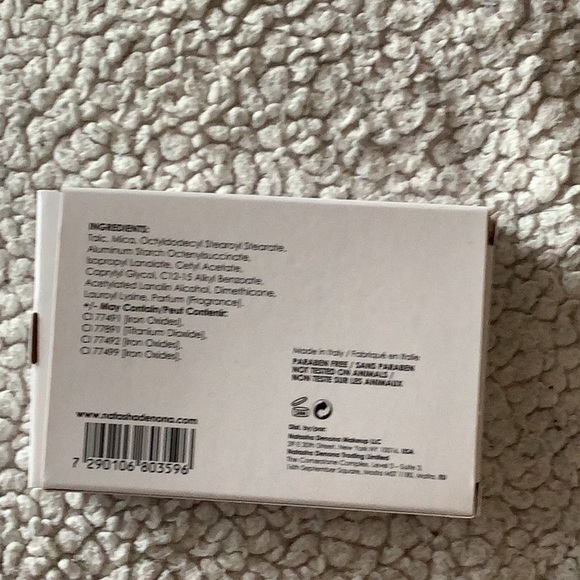 Natasha Denona All Over Glow Face & Body Shimmer in Powder - Picture 7 of 8